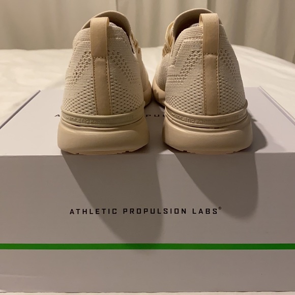 COPY - Women’s BRAND NEW never worn APL TechLoom Breeze - Picture 7 of 10